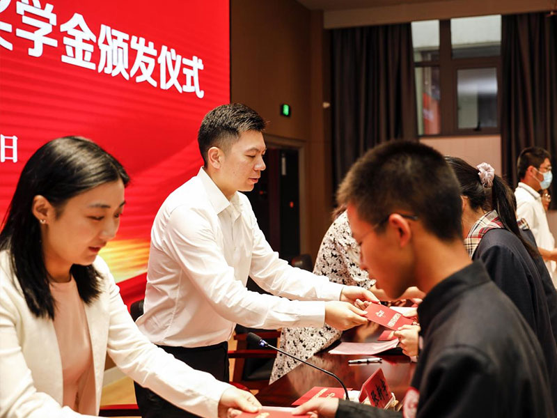 云顶集团4008股份上市一周年丨阔步前进 筑梦新程